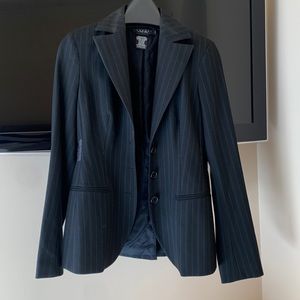 NWOT Laundry black 3 button blazer with blue piping